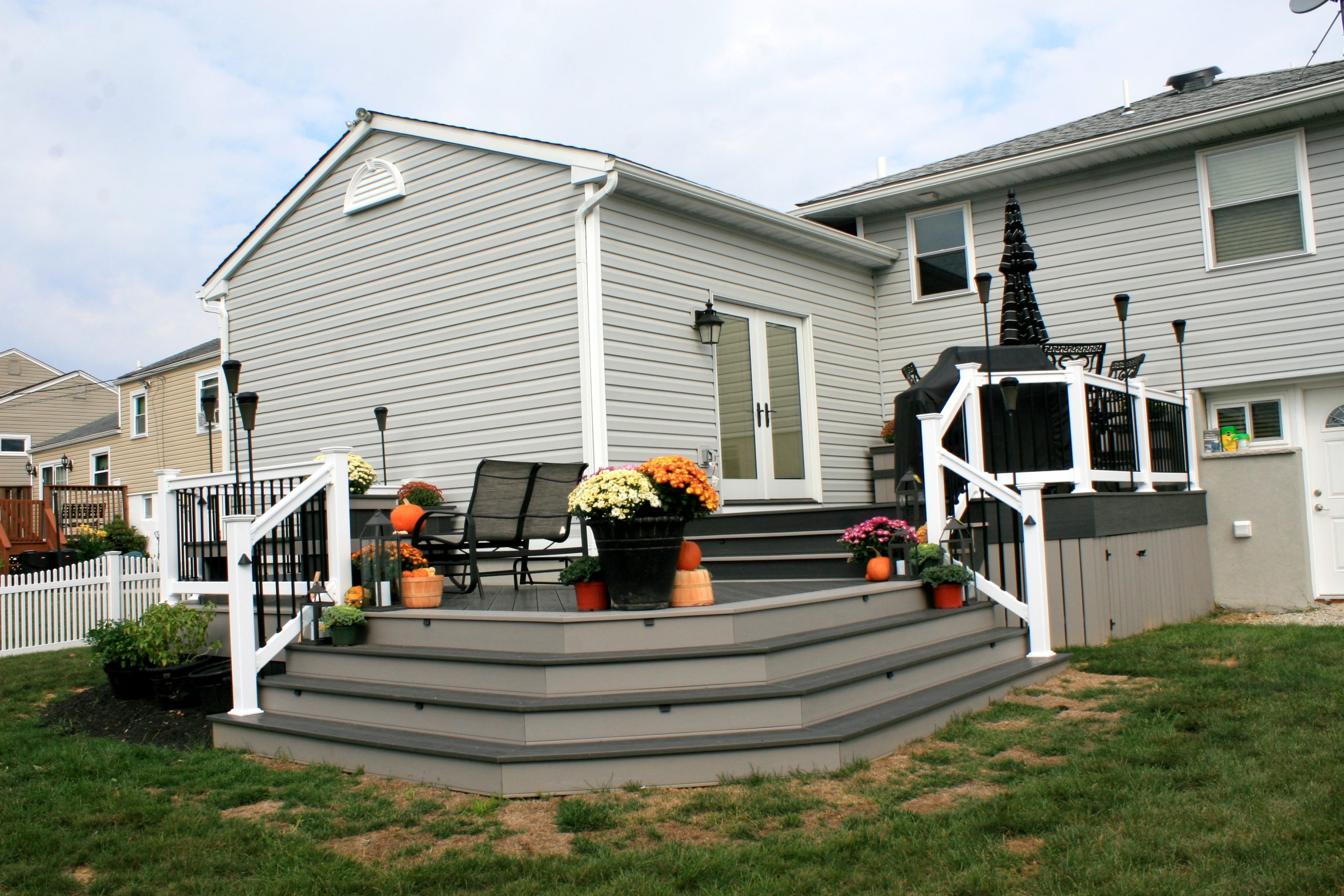 Deck Steps Options - Decks R Us, image size:2560x1707