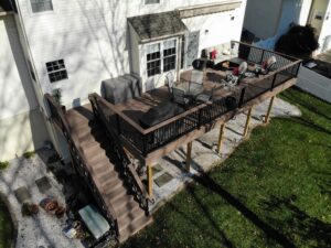 Timbertech PVC English Walnut deck, black American rail with an English Walnut drink rail top – Garnet Valley PA