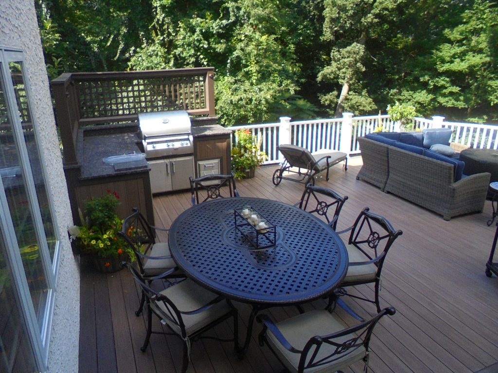 outdoor living, decks, vinyl decks, low maintenance decks, deck railings